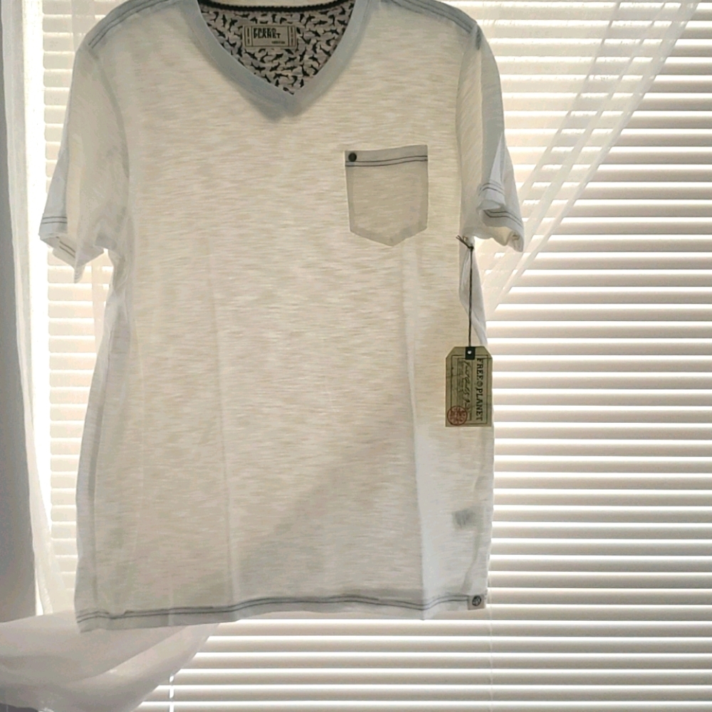 White free planet White V shirt.